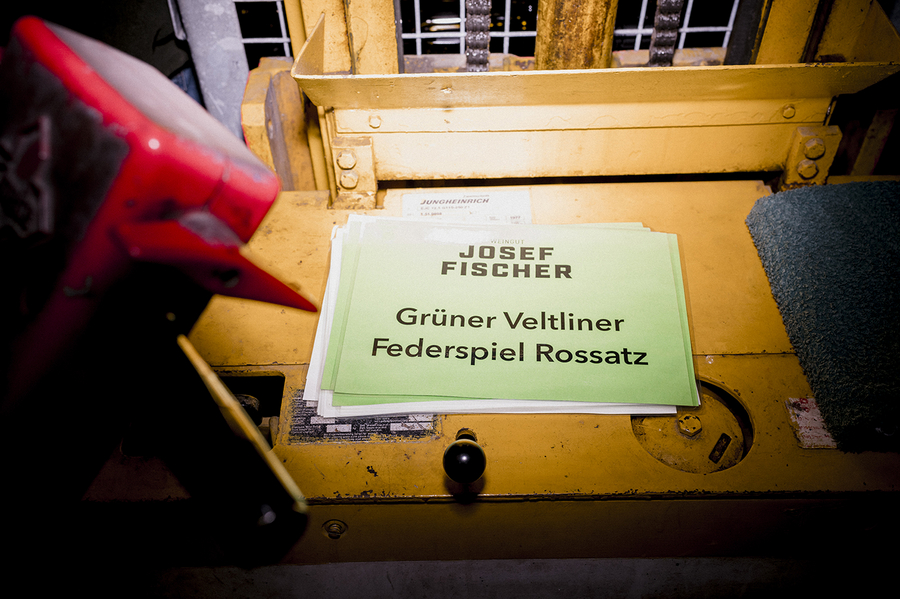 Weingut Josef Fischer in der Wachau beim Abfüllen des Jahrganges 2023 https://www.joseffischer.at/